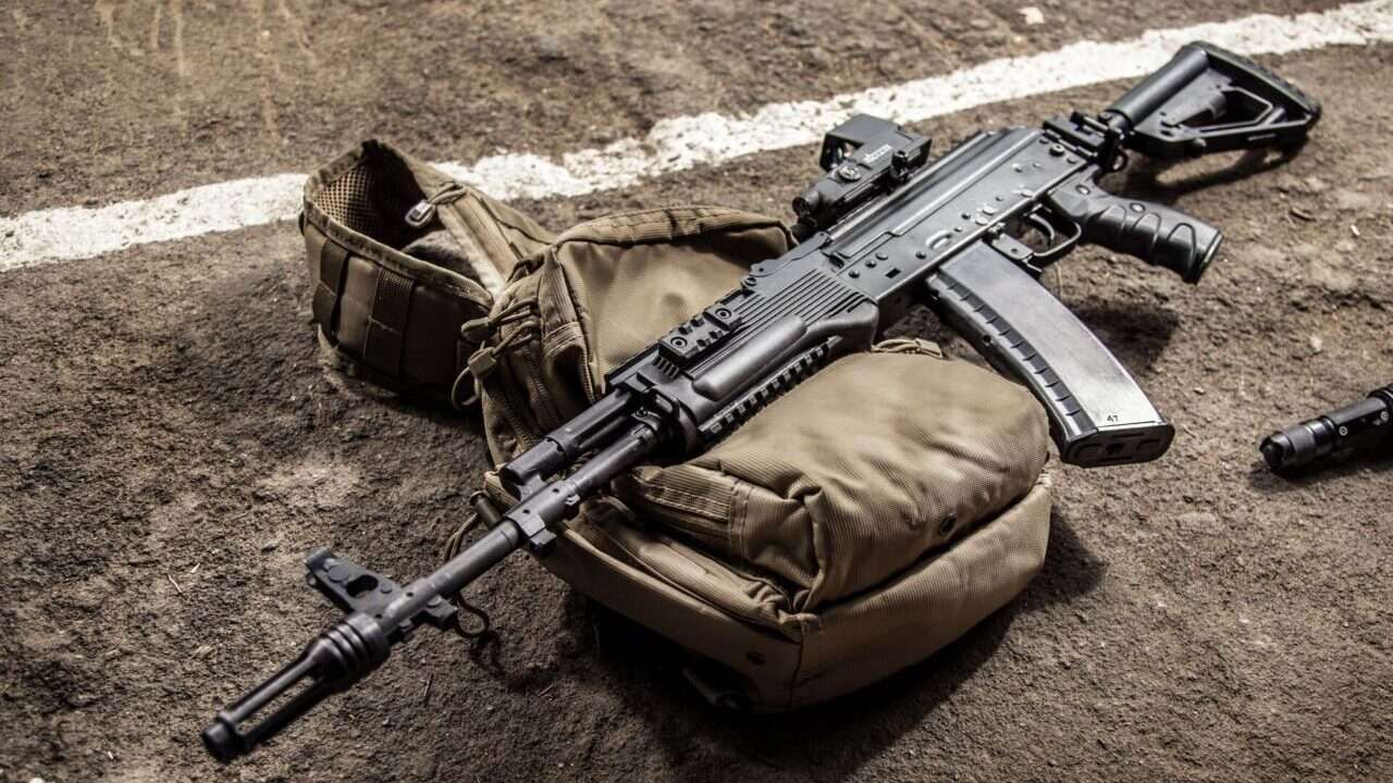 الجيش الأمريكي يعتزم شراء بنادق كلاشينكوف الروسية من طراز AK-74