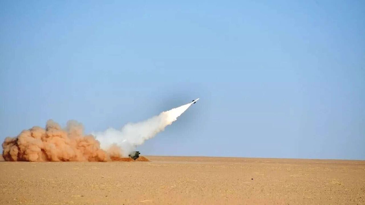 تبون: الجزائر حققت تقدما كبيرا في مجال الصناعات العسكرية