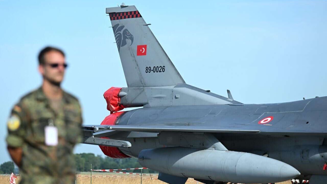 الدفاع التركية تعلن توقيع صفقة شراء مقاتلات "إف-16" مع واشنطن