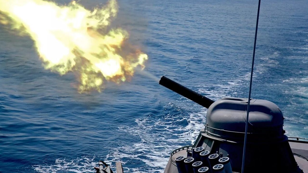 البحرية اليابانية تختبر بنجاح مدفعاً كهرومغناطيسياً