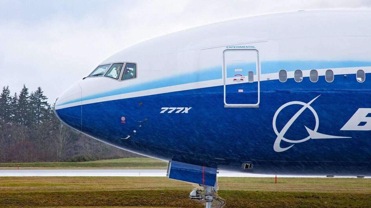 بوينغ تعلق الرحلات التجريبية لطائرة 777X بعد اكتشاف عطل في المحرك