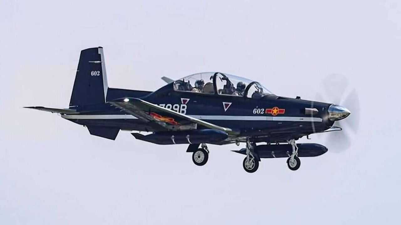 فيتنام تتلقى أول طائرات عسكرية أمريكية منذ انتهاء حرب فيتنام