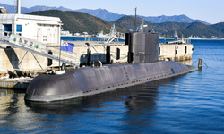 سحب أول غواصة كورية جنوبية من الخدمة بعد 34 عامًا