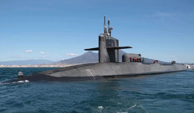 وصول غواصة أمريكية تحمل صواريخ باليستية ذات قدرة نووية إلى الشرق الأوسط