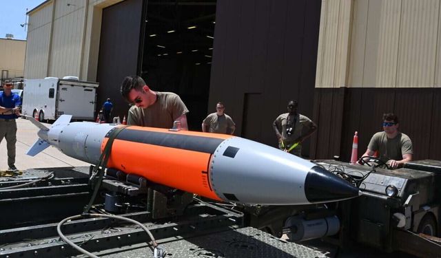 الولايات المتحدة تعتزم تعزيز ترسانتها النووية بنوع جديد من "قنبلة الجاذبية" B61