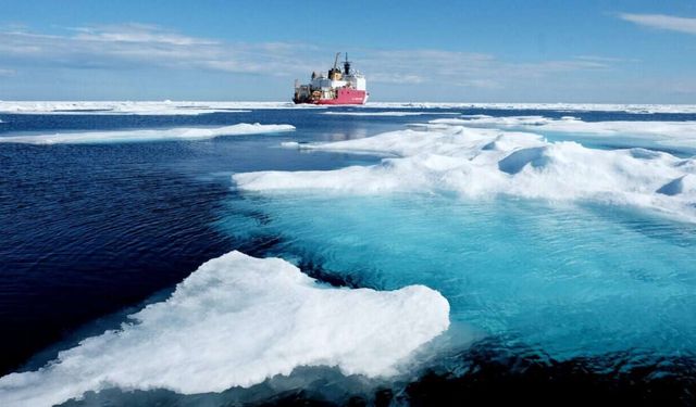 التنافس الأمريكي-الروسي في القطب الشمالي: أي دولة تمتلك أكبر عدد من كاسحات الجليد؟