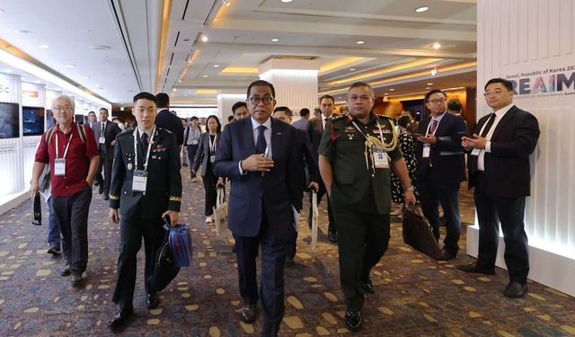 ماليزيا تدرس استخدام تكنولوجيا الذكاء الإصطناعي في قطاع الدفاع