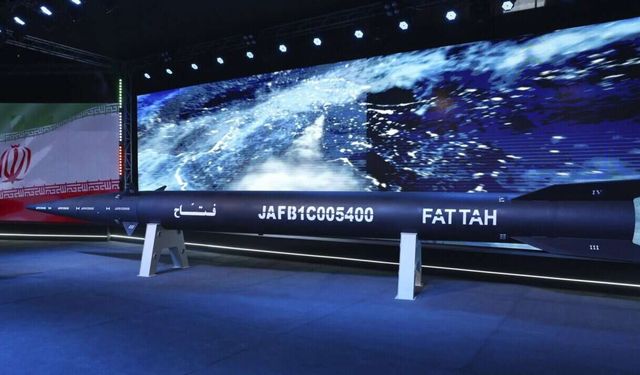 إعلام إيراني: أول استخدام لصاروخ "فتاح" الفرط صوتي في الضربة على إسرائيل