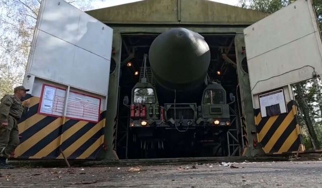 روسيا تخرج صواريخ "يارس" البالستية العابرة للقارات من مقراتها