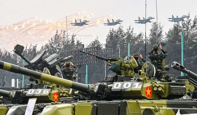 في مشهد نادر.. إيران وإسرائيل وأمريكا وروسيا والصين تشارك في معرض عسكري واحد بفيتنام