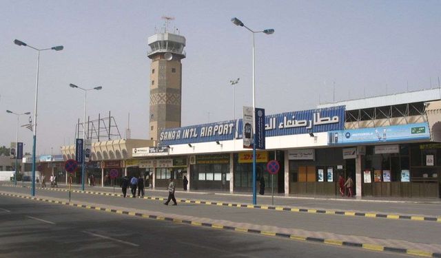 اليمن: استئناف العمل بمطار صنعاء وميناء الحديدة عقب غارات إسرائيلية