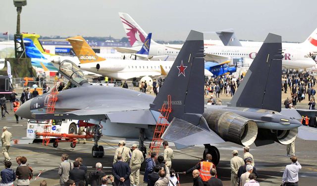 فرنسا تسمح بمشاركة شركات إسرائيلية في معرض باريس الجوي