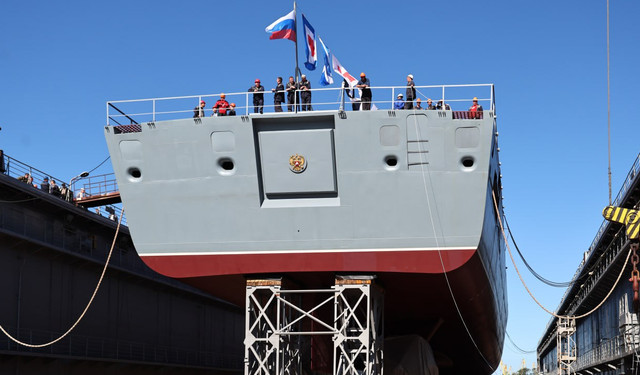 روسيا تعزز أسطولها البحري بتدشين فرقاطة جديدة مزودة بصواريخ متطورة