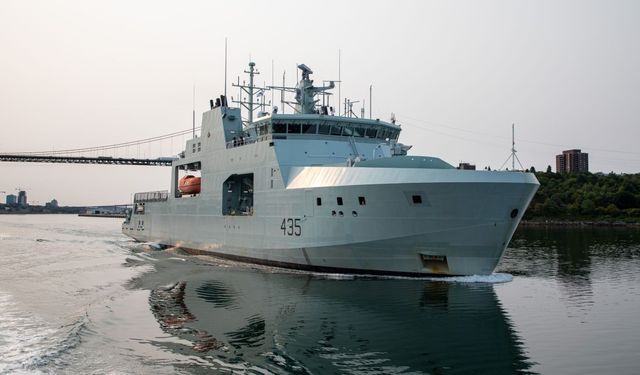 "إيرفينغ لبناء السفن" تسلم سادس سفينة دورية بحرية إلى كندا