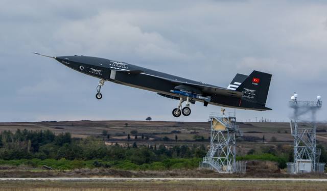 "بيرقدار قزل إلما" تجتاز بنجاح أول اختبار بالذخيرة الحية