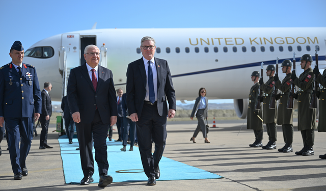 رئيس الوزراء البريطاني يصل إلى تركيا لإجراء محادثات رسمية