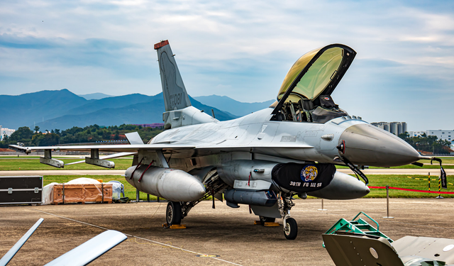 شركة كوريا للصناعات الجوية تتعاون مع لوكهيد مارتن لتحديث أجهزة محاكاة مقاتلات "كيه إف-16"