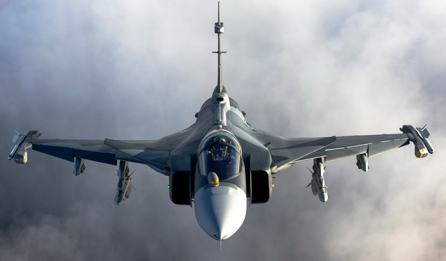 كولومبيا توقع صفقة بقيمة 4.3 مليار دولار لشراء طائرات حربية من شركة ساب السويدية