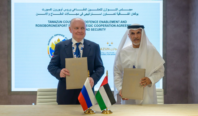إبرام اتفاقية تعاون استراتيجي بين "توازن" و"روس أوبورون إكسبورت" في مجالات الدفاع والأمن