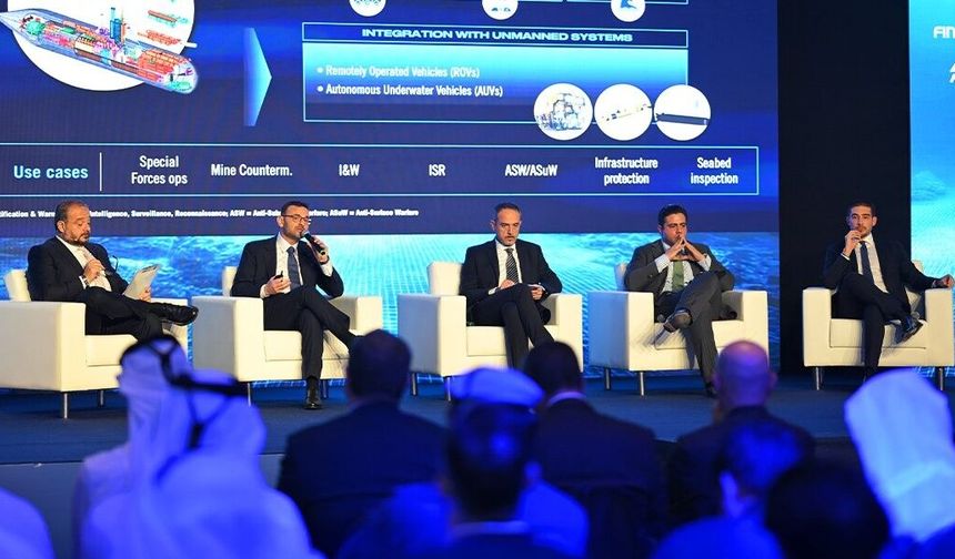 "ملاحة" القطرية و"فينكانتيري" الإيطالية تبحثان قدرات الدفاع البحري وحماية البنى التحتية الحيوية