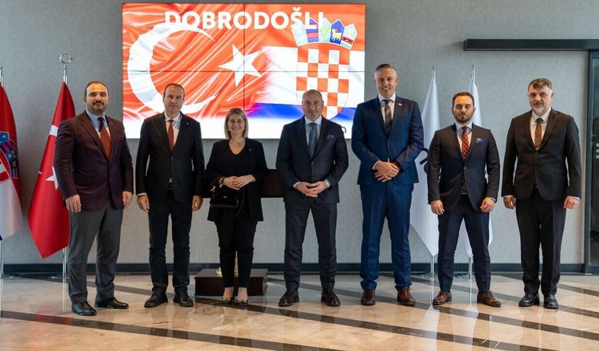 وفد من وكالة الصناعات الدفاعية الكرواتية يزور شركة "أرملسان" التركية