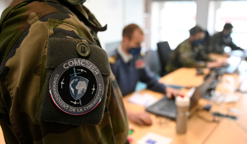 فرنسا توقع اتفاقية مدتها 8 سنوات مع إيرباص في مجال الأمن السيبراني