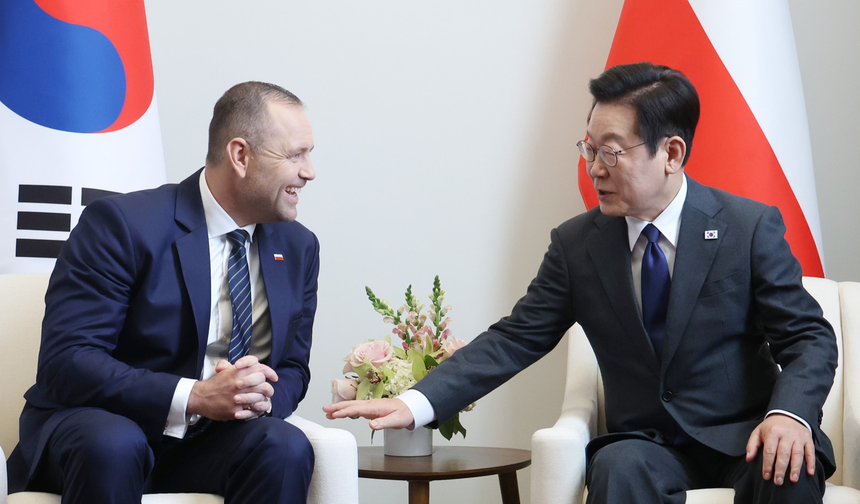 كوريا الجنوبية وبولندا تبحثان توسيع العلاقات في مجال الصناعات الدفاعية